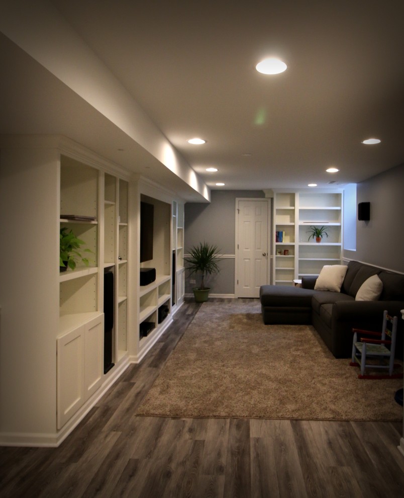 Inspiration for a transitional basement remodel in Chicago