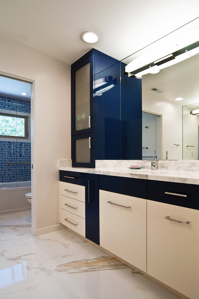 Oceano Bathroom - Modern - Basement - San Francisco - by Yana Mlynash ...