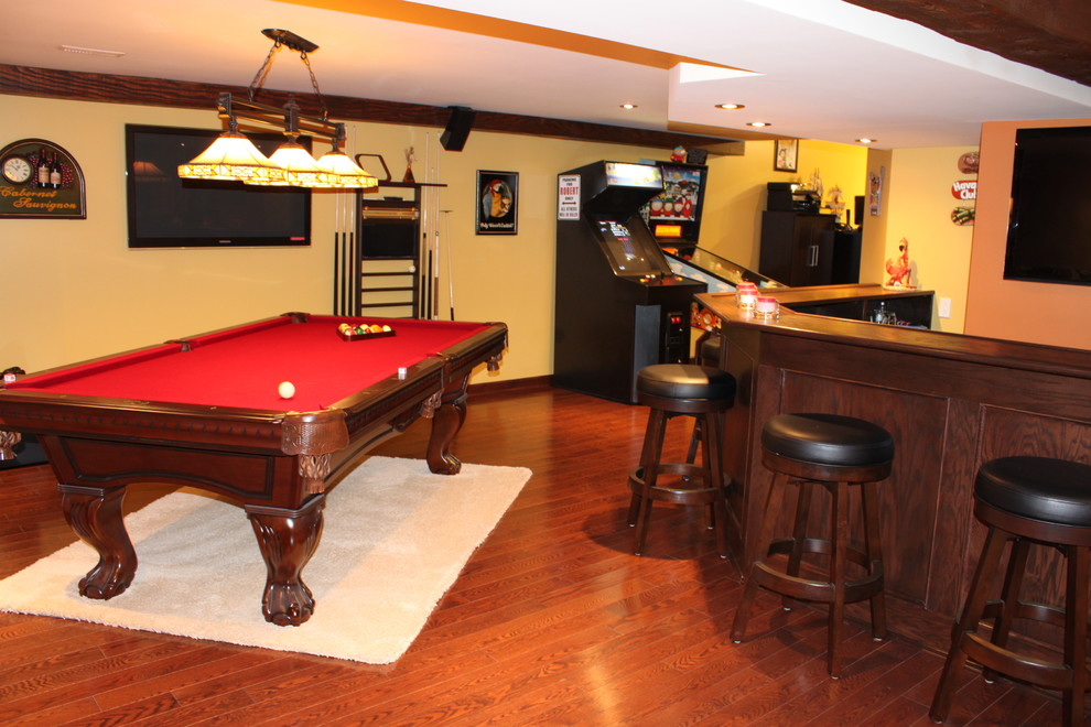 Example of a classic basement design in Montreal