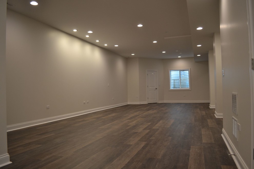 Spacious Basement Finish in Palatine, IL. Traditional Basement Chicago by Barts