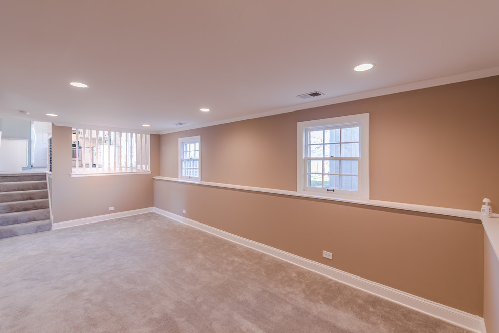 Split level flip! Contemporary Basement Chicago by