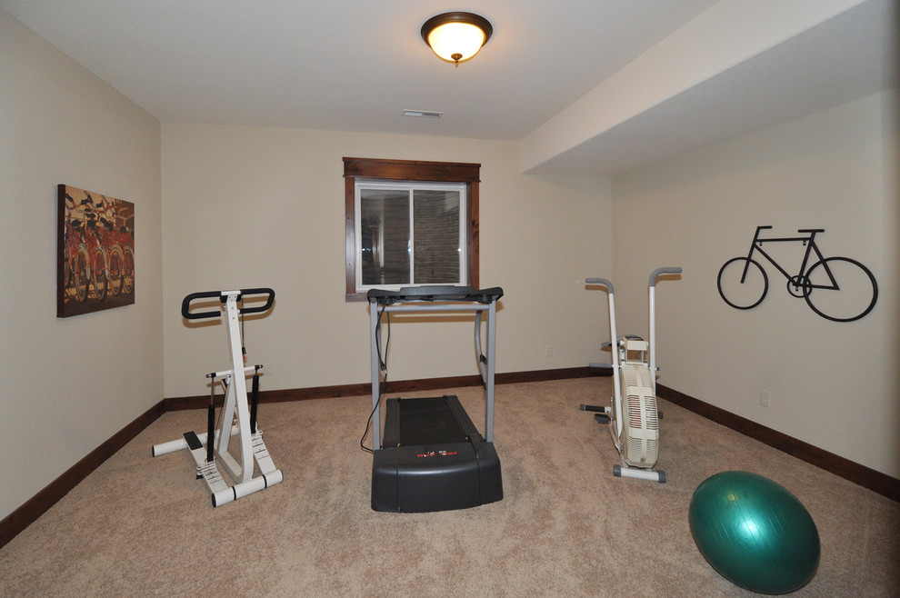 Classic home gym in Milwaukee.