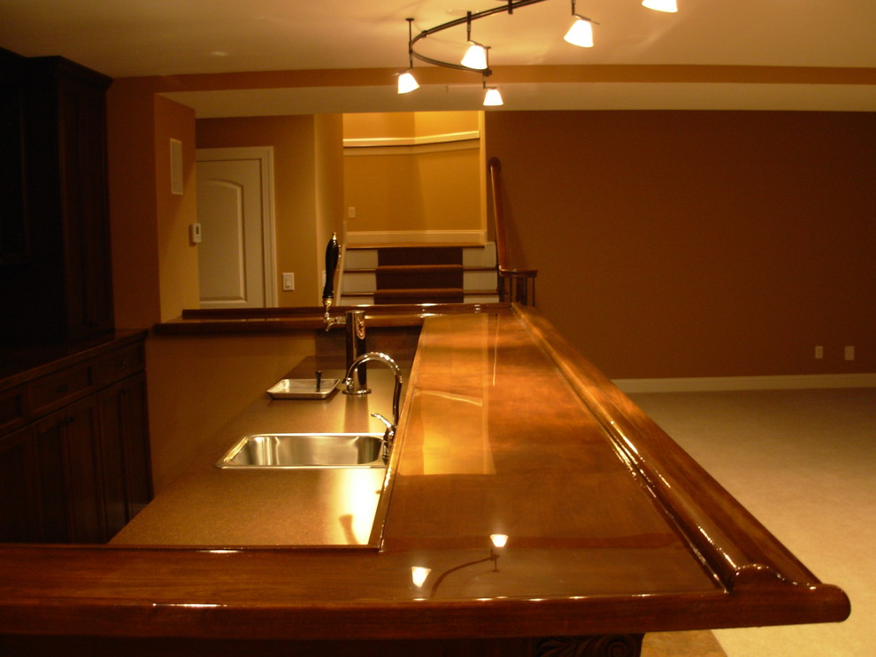 Example of a tuscan basement design in Cleveland