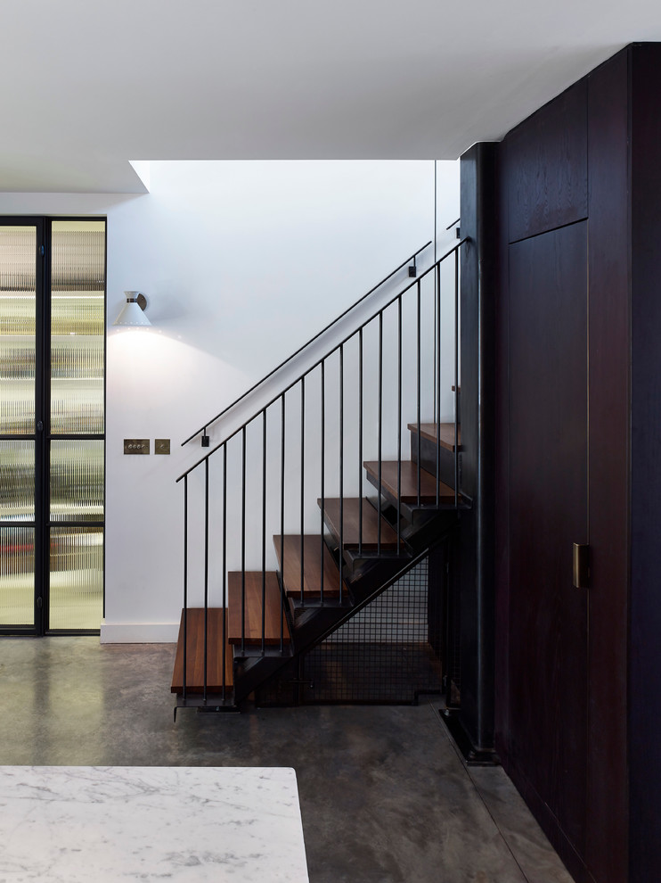 Example of an eclectic basement design in London