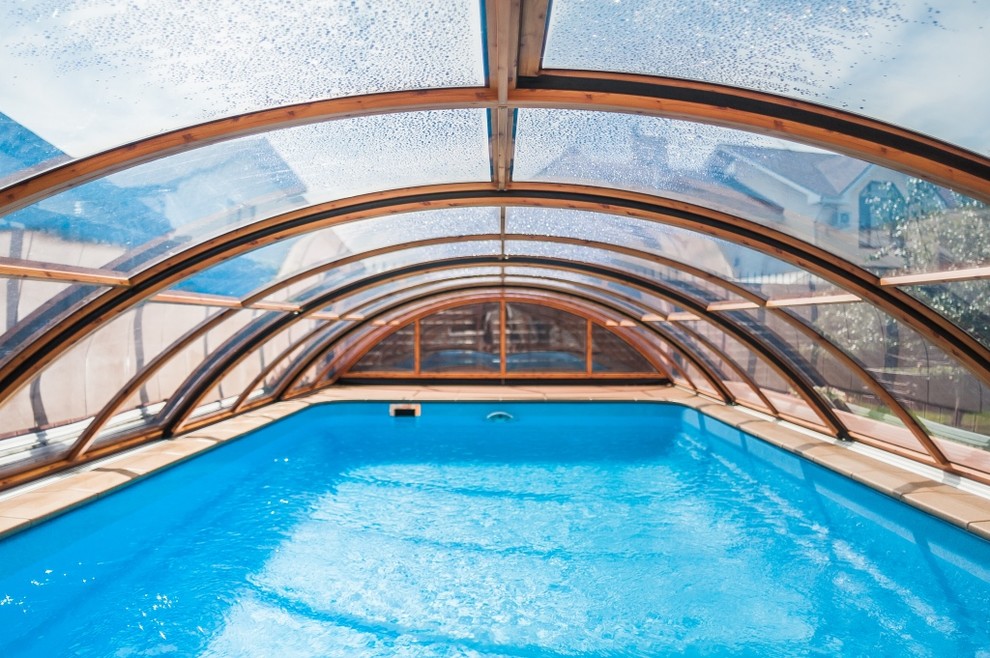 Cette photo montre une piscine hors-sol de taille moyenne et rectangle.
