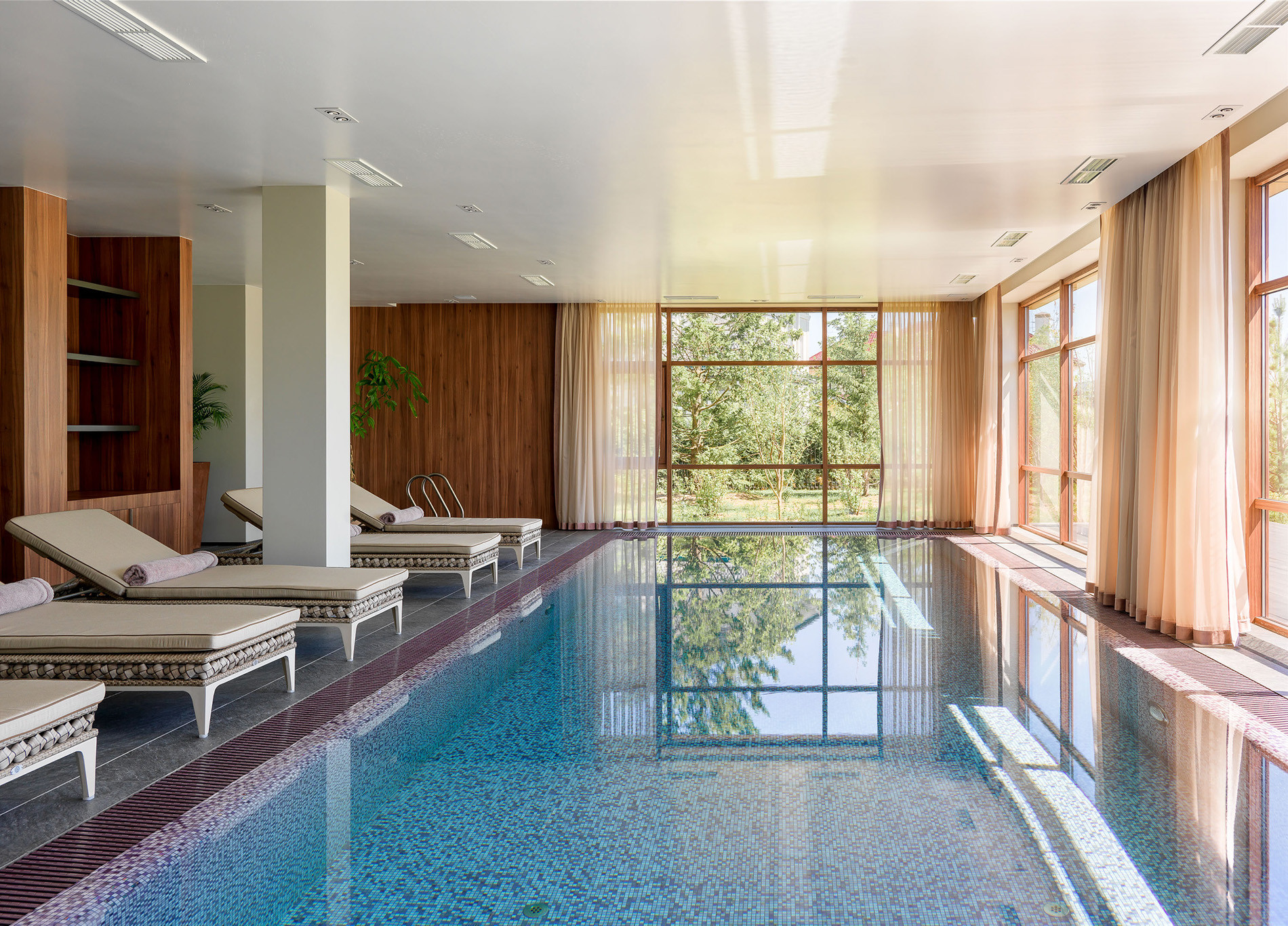 Дизайн бассейна в частном доме - 96 фото