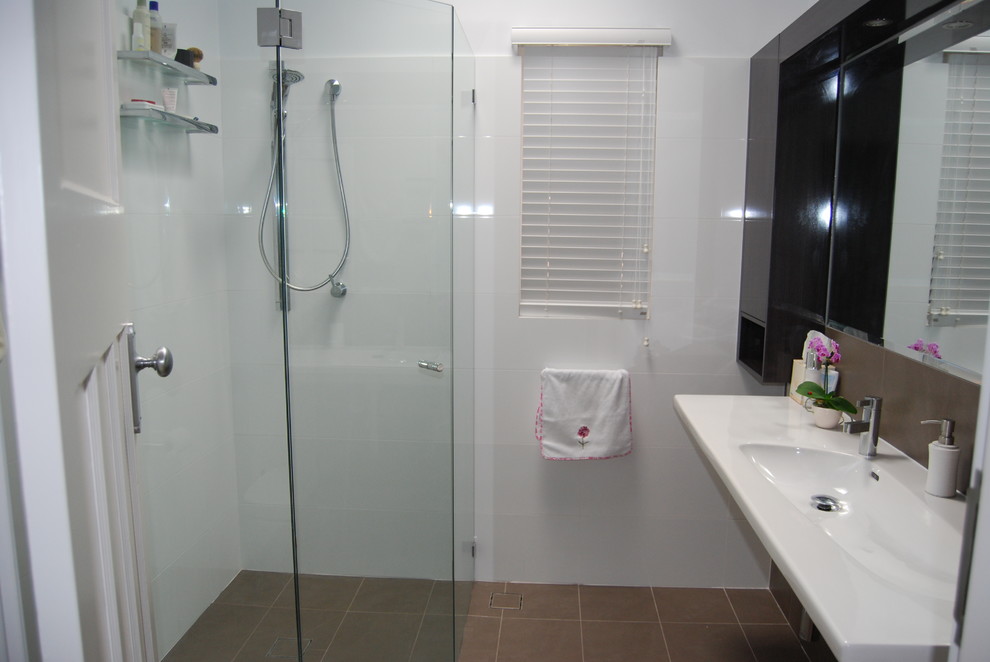 Minimalist bathroom photo in Sydney