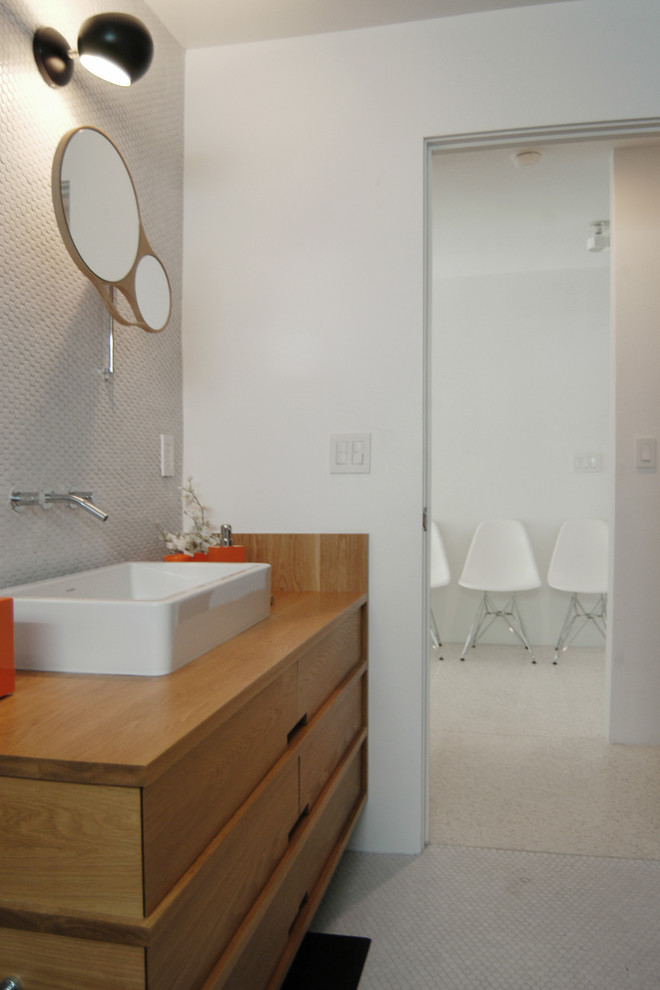 Idee per una stanza da bagno contemporanea con lavabo a bacinella