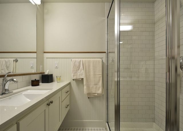 This is an example of a medium sized modern bathroom in Austin.