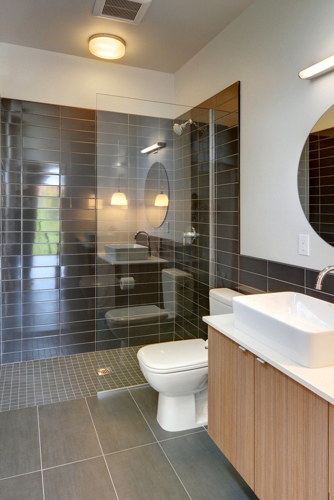 Modernes Badezimmer mit Aufsatzwaschbecken in Seattle