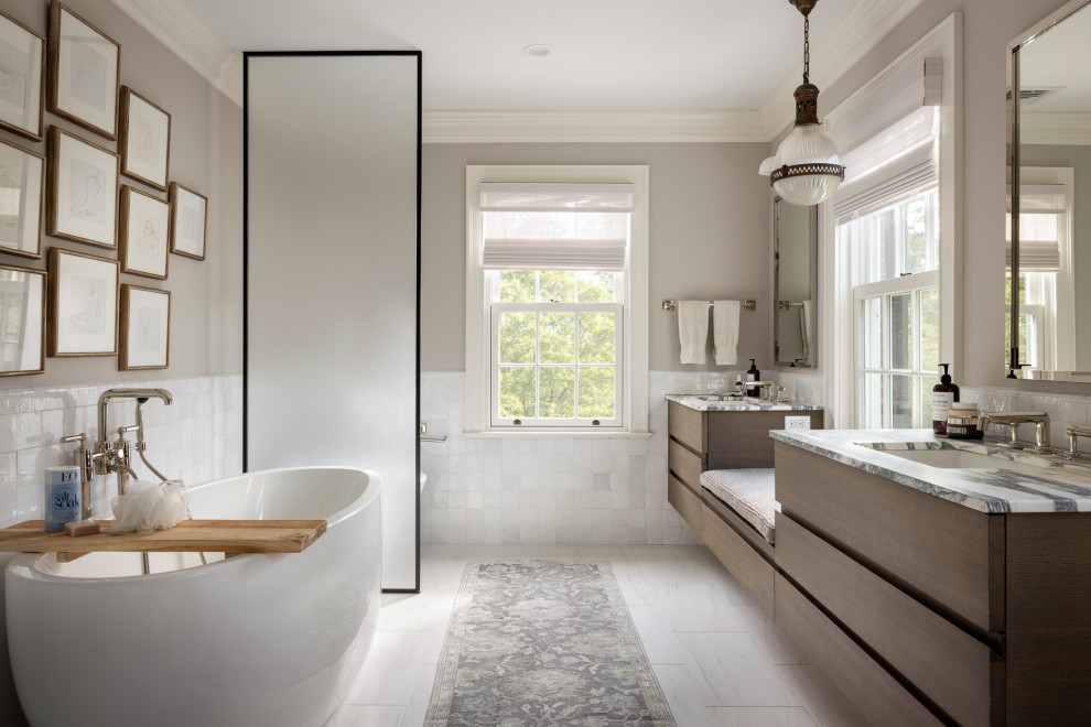 Example of a transitional bathroom design in New York