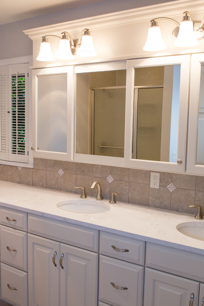 Inspiration for a timeless bathroom remodel in Sacramento