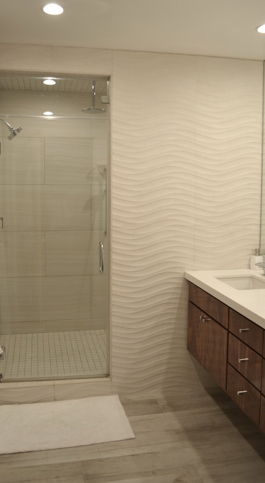 Idee per una grande stanza da bagno minimalista
