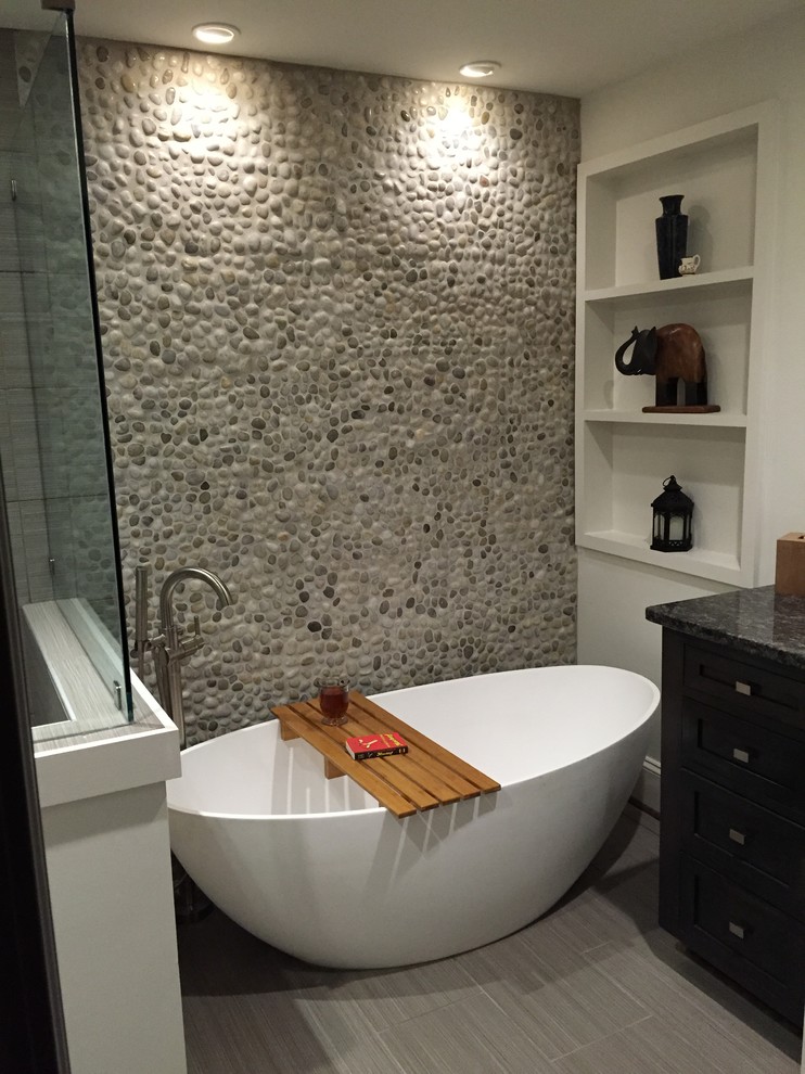 Mittelgroßes Modernes Badezimmer En Suite mit freistehender Badewanne in San Francisco