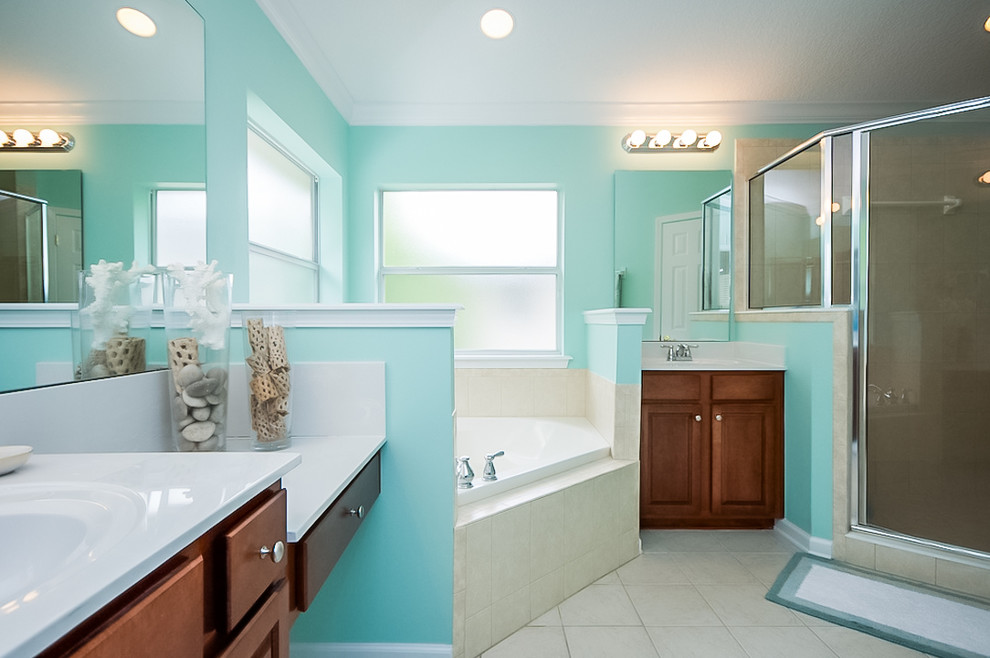 ジャクソンビルにあるコンテンポラリースタイルのおしゃれな浴室の写真