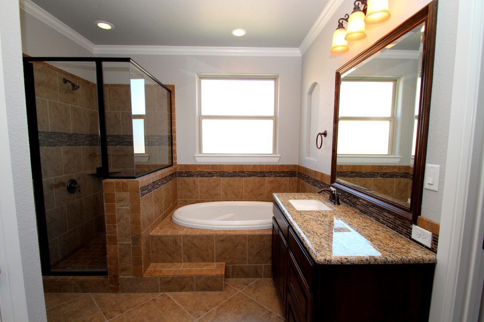 3204 Ferry Boat Lane Granbury, Texas Bathroom Dallas by Couto