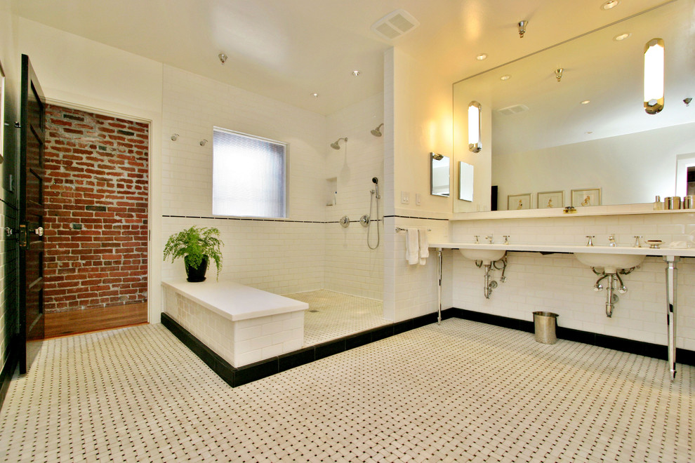 На фото: ванная комната в стиле лофт с