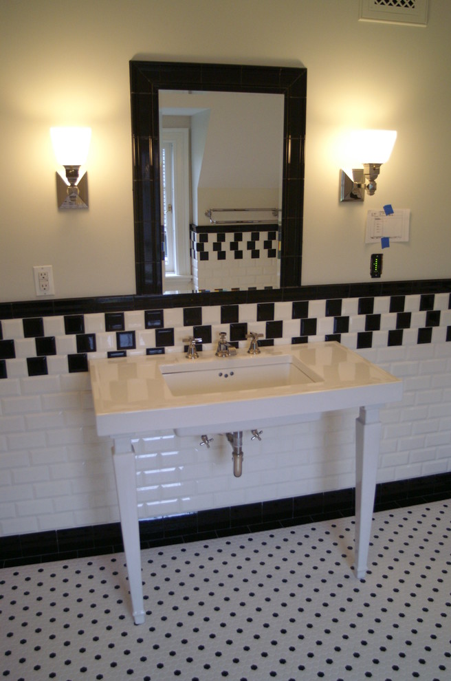 Inspiration for a timeless bathroom remodel in Philadelphia