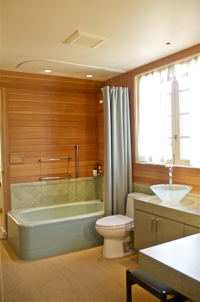 Foto de cuarto de baño asiático con ducha con cortina