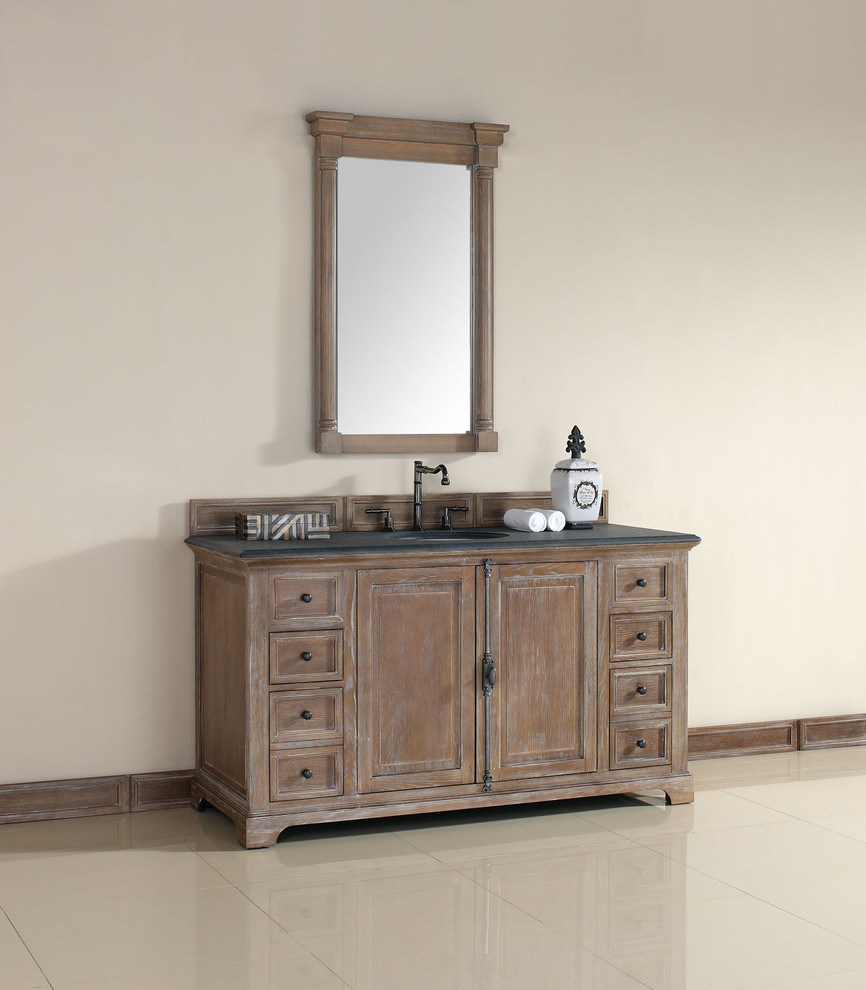 Inspiration pour une salle de bain traditionnelle en bois brun avec un placard en trompe-l'oeil, un mur beige et un sol en carrelage de céramique.