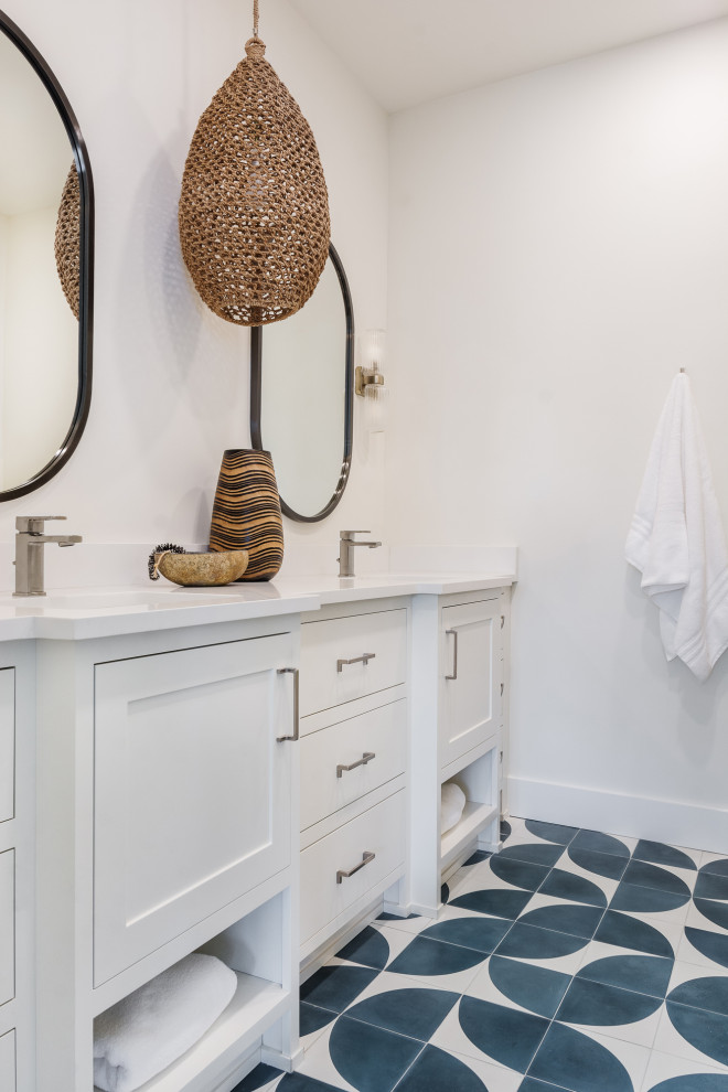 740 Spinnakers Reach Beach Style Bathroom Jacksonville by Kelly