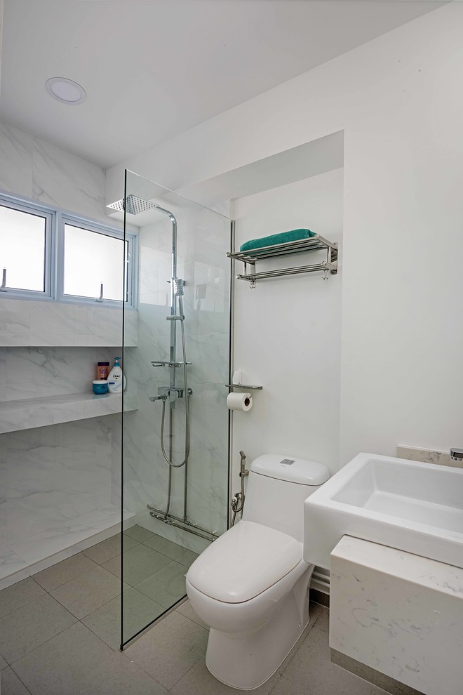 シンガポールにある北欧スタイルのおしゃれな浴室の写真