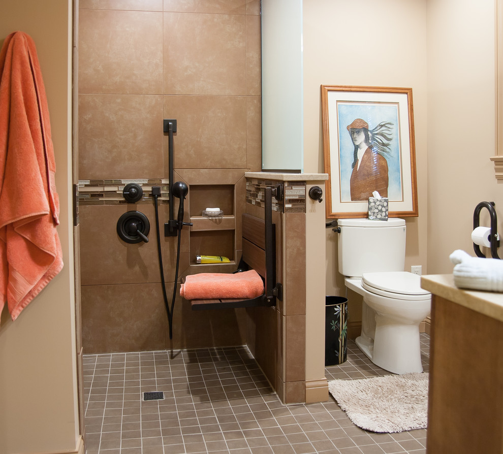 Esempio di una stanza da bagno design con zona vasca/doccia separata e doccia aperta