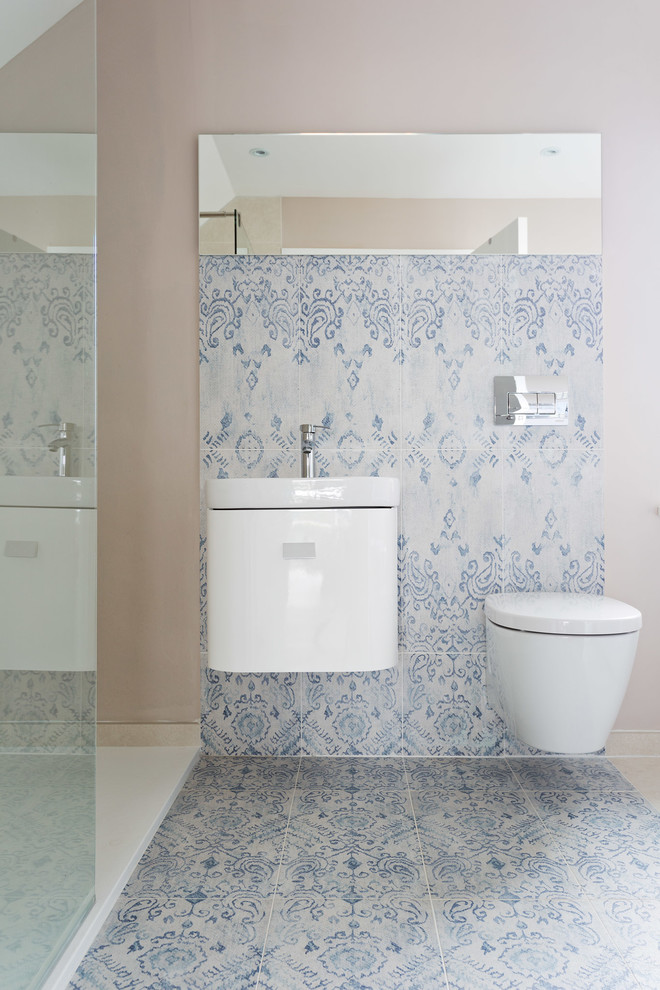 A beautiful coastal home with a pared back timeless style Beach