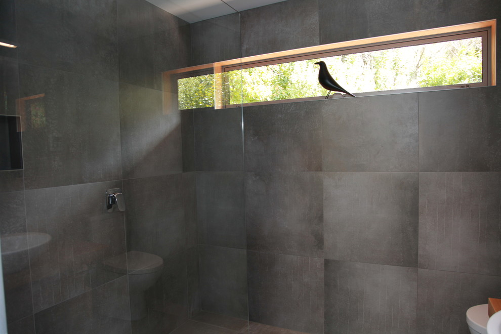 Inspiration for a modern bathroom in Christchurch.