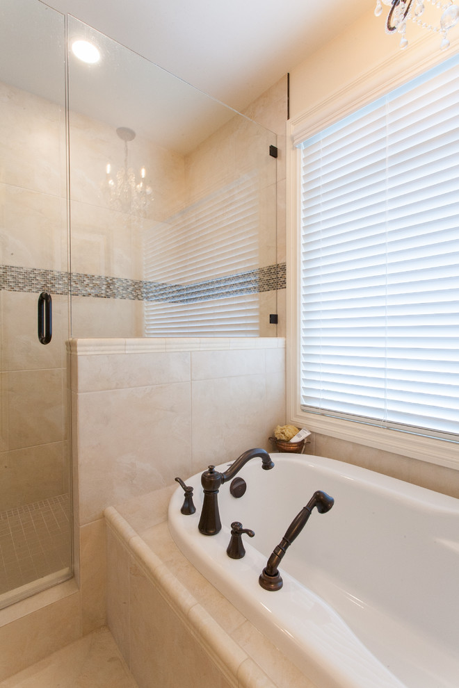 На фото: главная ванная комната среднего размера в классическом стиле с врезной раковиной, угловым душем, унитазом-моноблоком, бежевой плиткой, бежевыми стенами, полом из керамогранита и ванной в нише