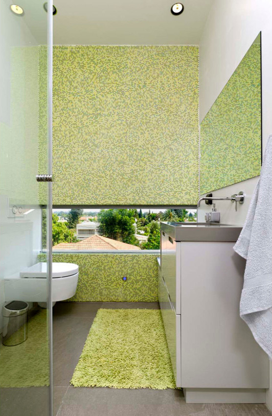 テルアビブにあるコンテンポラリースタイルのおしゃれな浴室の写真