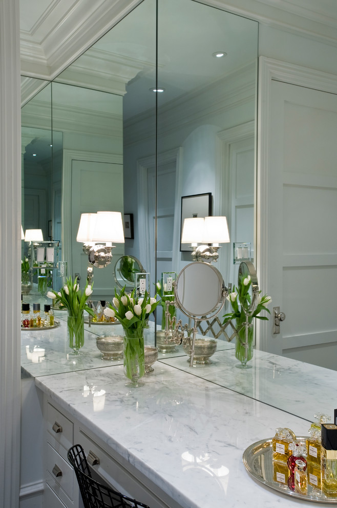 Example of a classic bathroom design in Houston