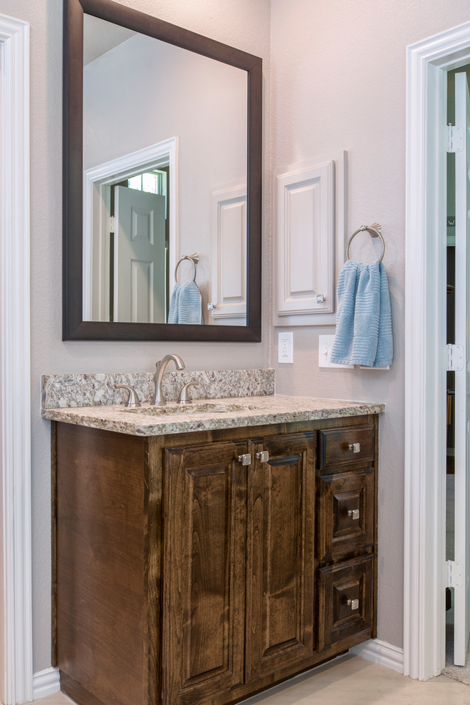 A Master Bathroom Stuck in ’92 Gets a 2017 Refresh Contemporain Salle de Bain Autres