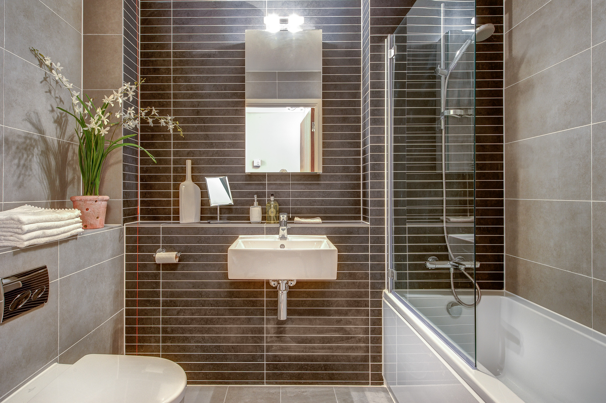 15 Ways to Make Your Over-bath Shower Look Beautiful | Houzz UK