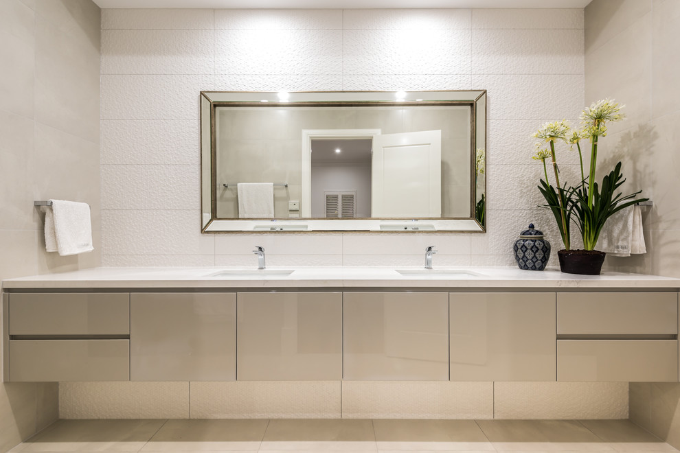 a + r + new build Contemporary Bathroom Adelaide by Colindale