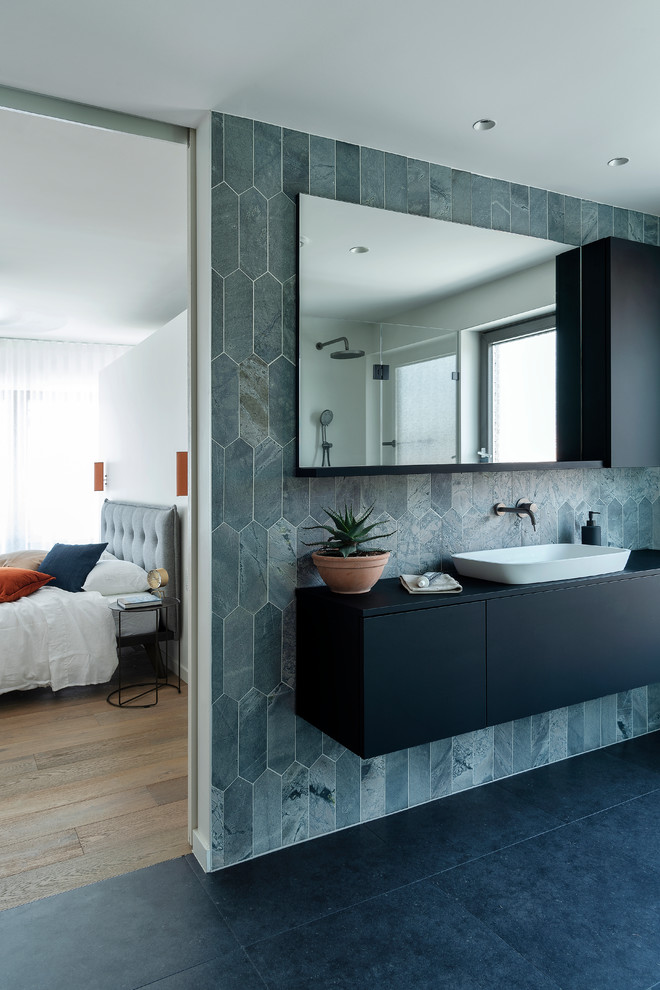 Bathroom - mid-sized contemporary master bathroom idea in Perth