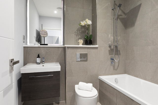 Abbey House, Bracknell - Modern - Bathroom - London - by Tissino | Houzz