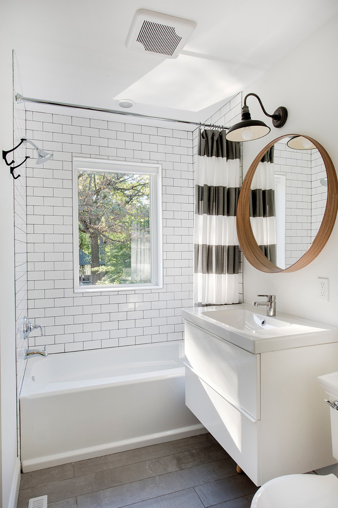 Inspiration for a transitional shower curtain remodel in Minneapolis