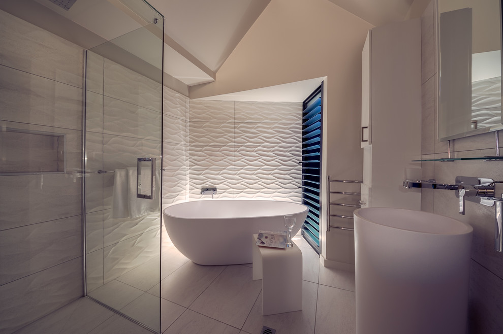 Inspiration for a contemporary bathroom in Auckland.