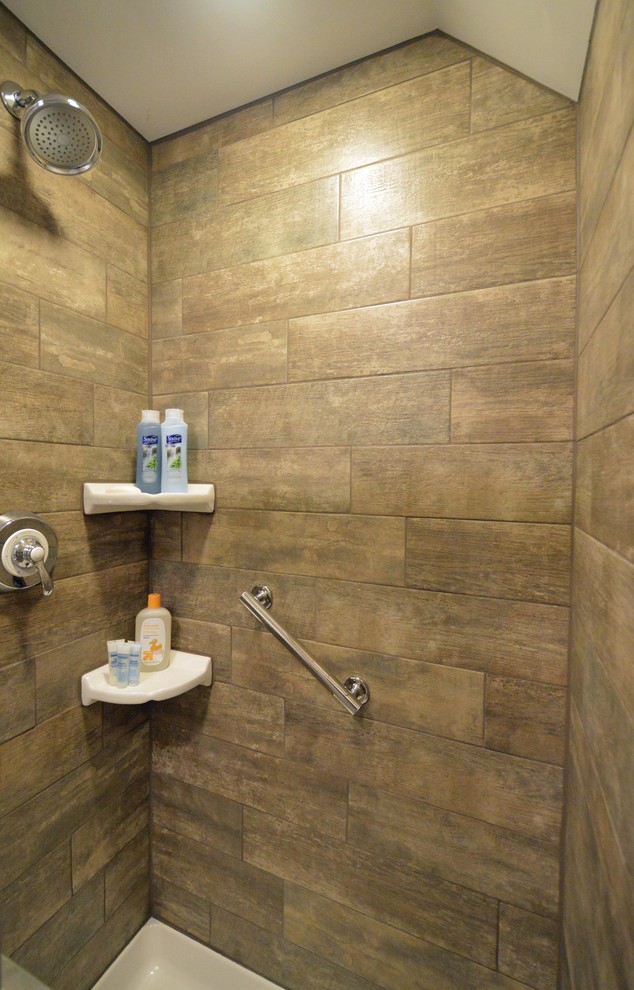 Adirondack Cabin Bathroom Designed Wth Fabuwood Nexus Cabinets ...