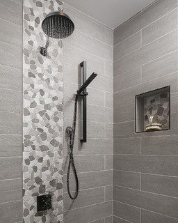 Adjustable Shower Fixtures - Klassisch modern - Badezimmer - Sacramento