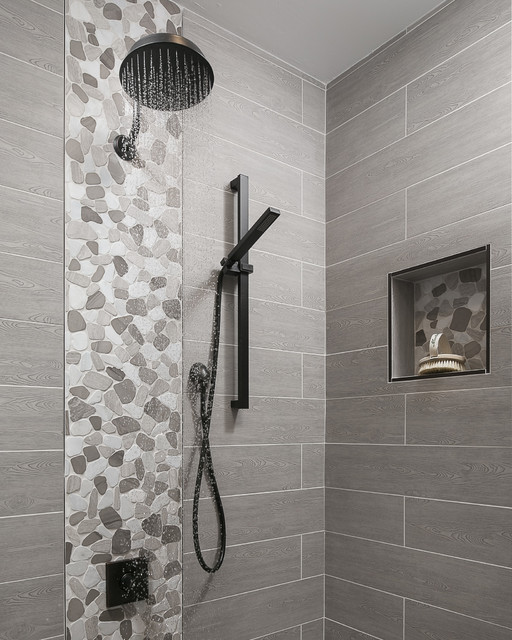 Adjustable Shower Fixtures - Klassisch modern - Badezimmer - Sacramento