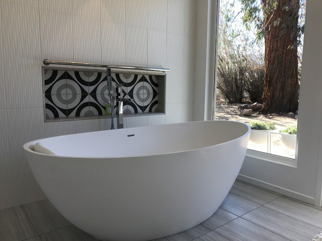 ADM Bathroom Oval Freestanding Bathtub, Glossy White, 70.9" - SW-131L