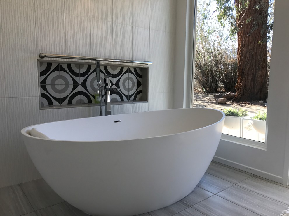 ADM Bathroom Oval Freestanding Bathtub, Glossy White, 70.9" SW131L