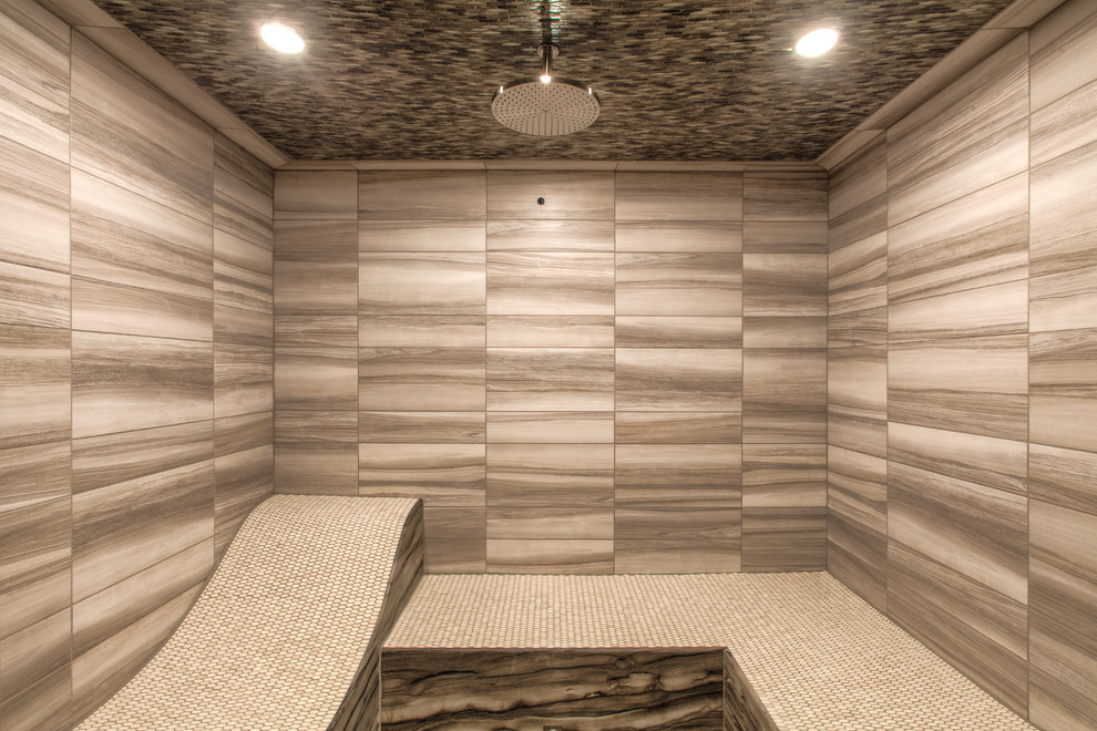 Cette photo montre un sauna craftsman de taille moyenne avec un espace douche bain, un carrelage beige, des carreaux de porcelaine, un sol en carrelage de porcelaine, un plan de toilette en quartz et un sol beige.