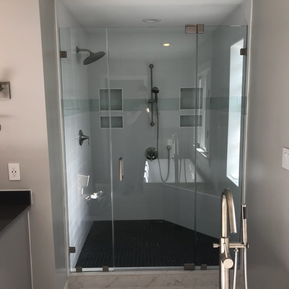 Foto de cuarto de baño contemporáneo de tamaño medio