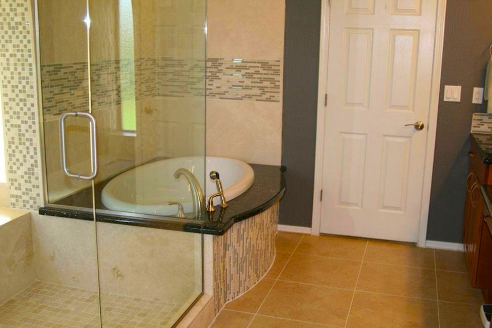 На фото: главная ванная комната среднего размера в классическом стиле с темными деревянными фасадами, накладной ванной, душем в нише, серой плиткой, белой плиткой, плиткой мозаикой, бежевыми стенами, полом из керамической плитки, желтым полом и душем с распашными дверями