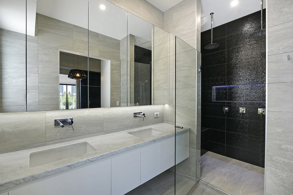 Inspiration for a contemporary bathroom remodel in Gold Coast - Tweed