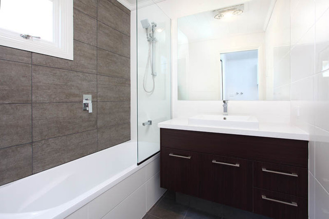 Annerley Renovation - Traditional - Bathroom - Brisbane - by Axcis