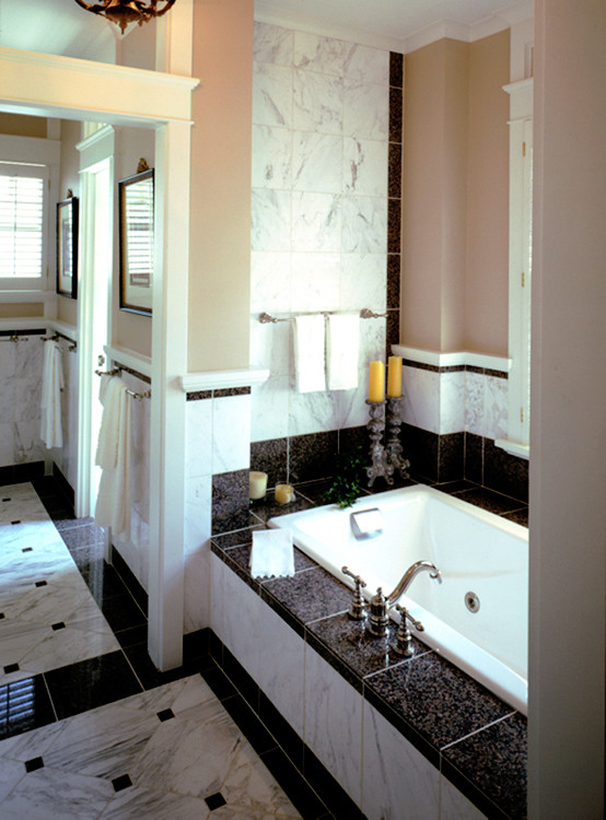 This is an example of a classic bathroom in Atlanta.